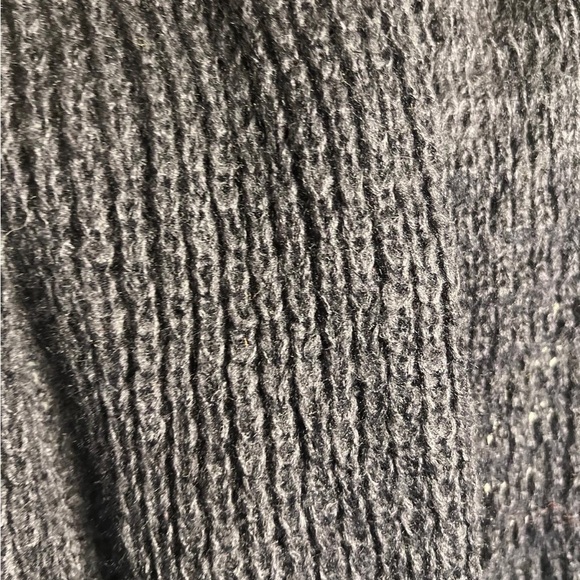 Elegant Gray Knit Infinity Scarf - Picture 4 of 4